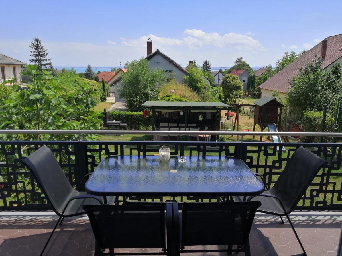 Lila Fuge Apartman Apartment Balatonfured Luaran gambar