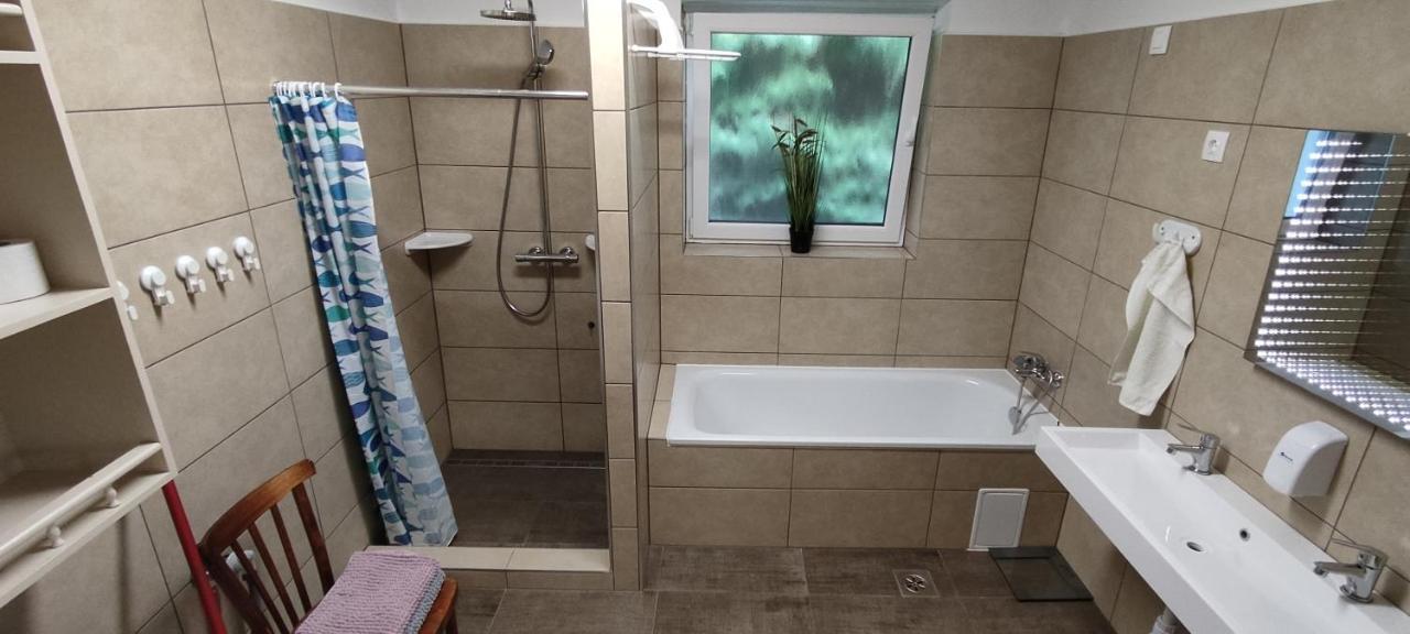 Lila Fuge Apartman Apartment Balatonfured Luaran gambar