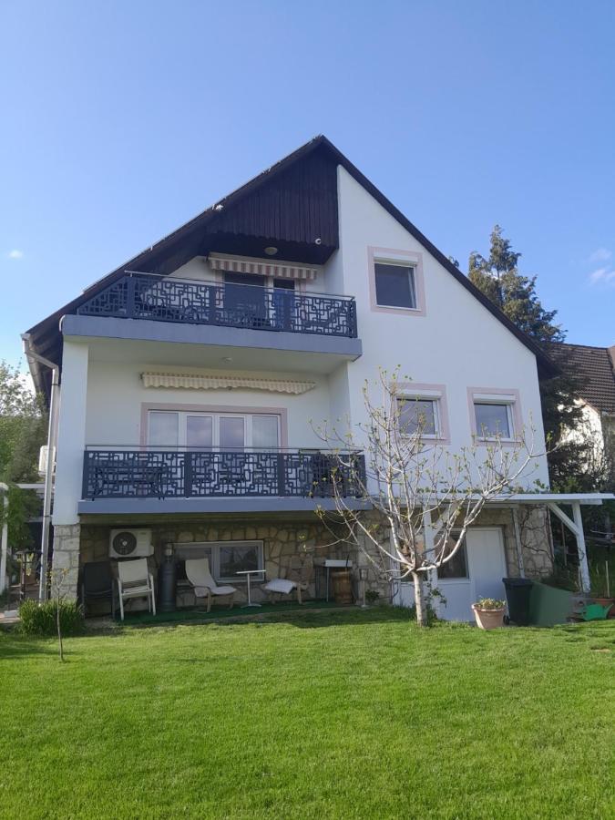 Lila Fuge Apartman Apartment Balatonfured Luaran gambar