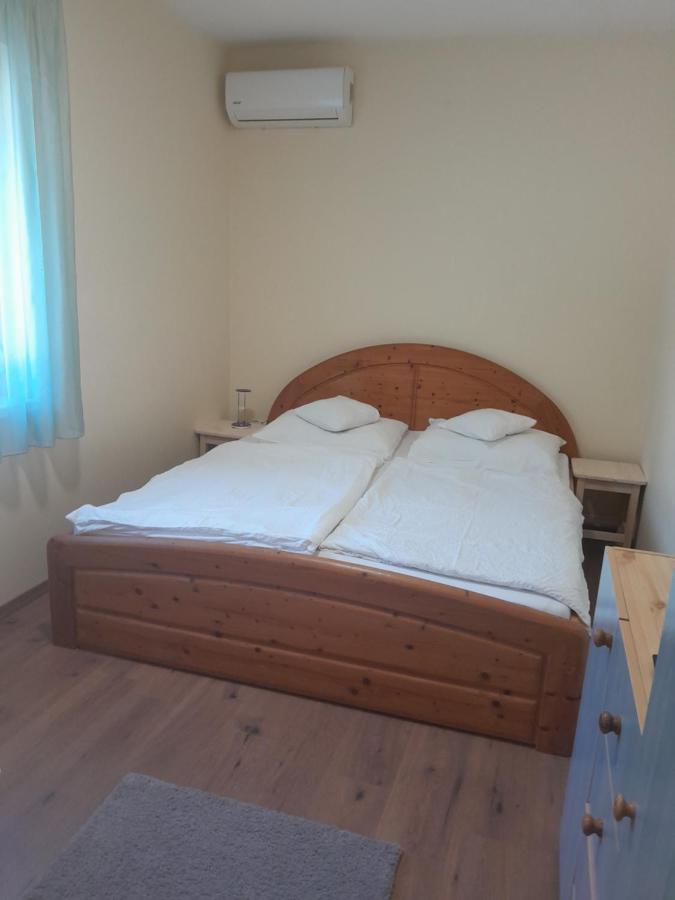 Lila Fuge Apartman Apartment Balatonfured Luaran gambar