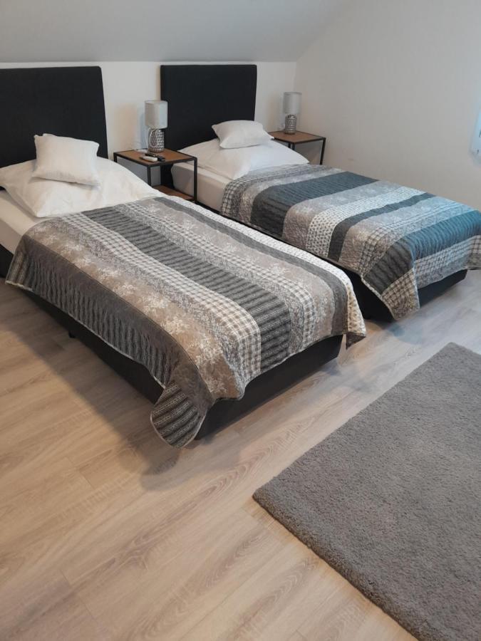 Lila Fuge Apartman Apartment Balatonfured Luaran gambar