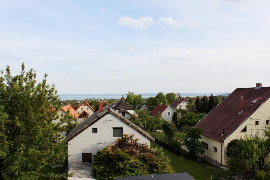 Lila Fuge Apartman Apartment Balatonfured Luaran gambar